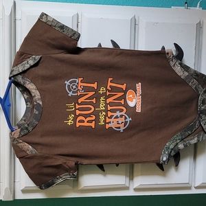 Mossy oak set of 3 onesie (never worn)